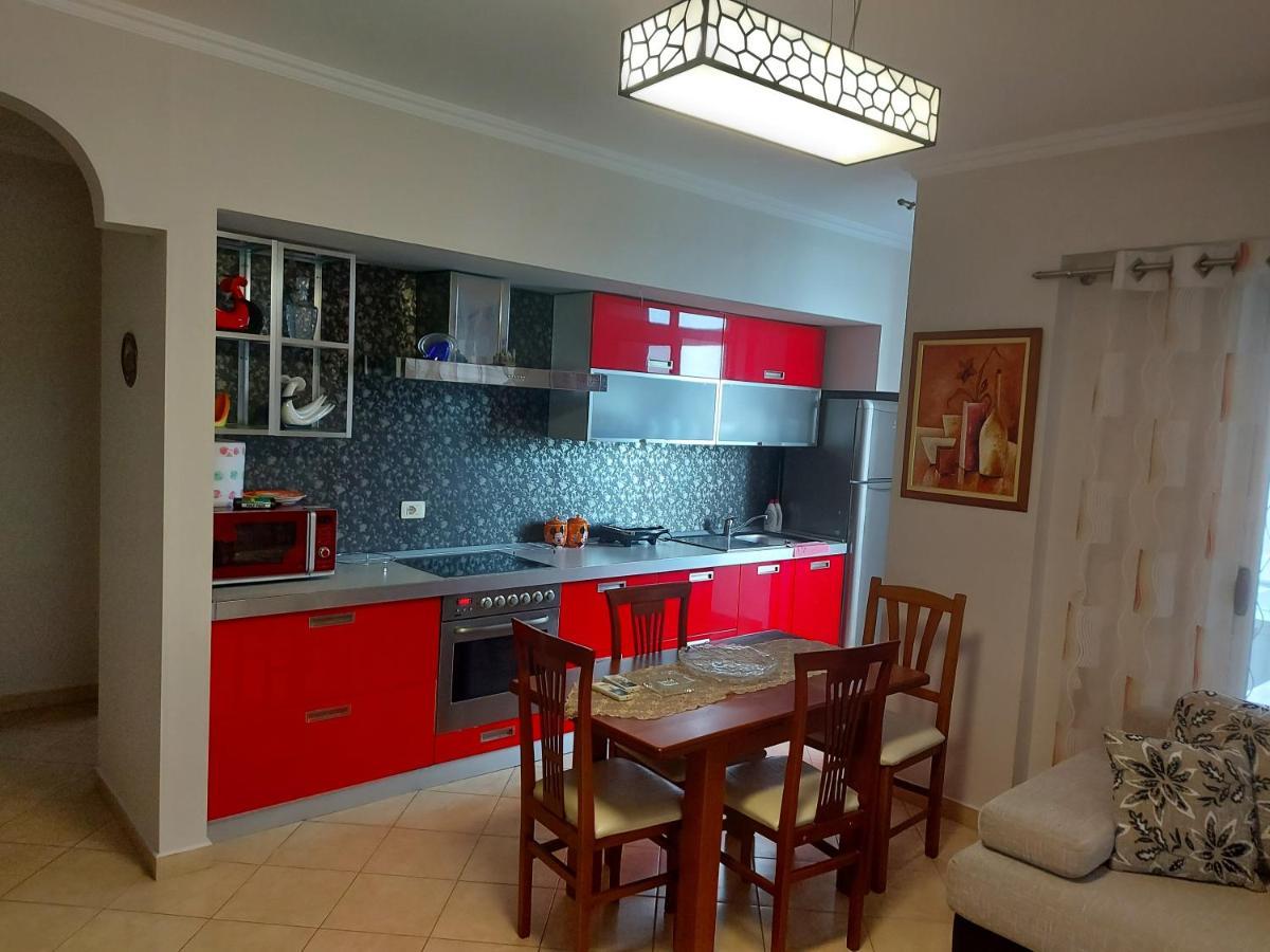 Bral Apartments 8 Two-Bedroom Beachfront Dıraç Dış mekan fotoğraf