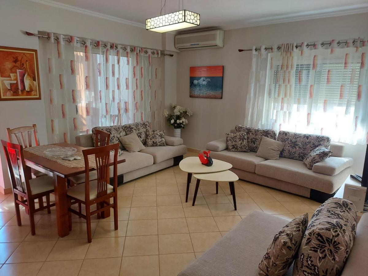 Bral Apartments 8 Two-Bedroom Beachfront Dıraç Dış mekan fotoğraf