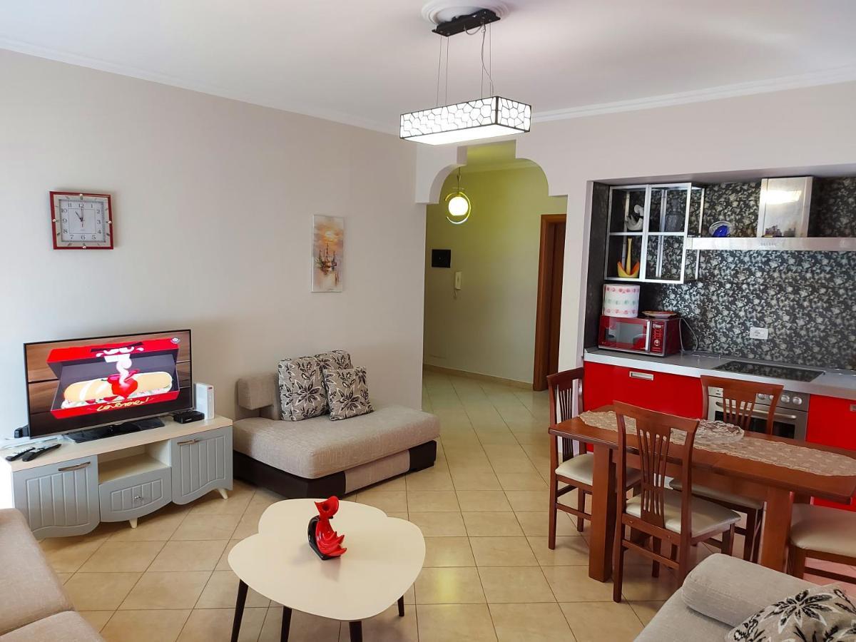 Bral Apartments 8 Two-Bedroom Beachfront Dıraç Dış mekan fotoğraf
