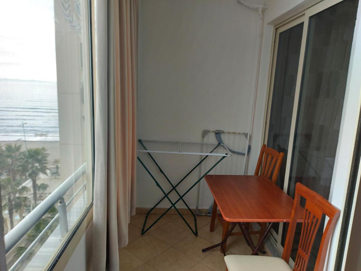 Bral Apartments 8 Two-Bedroom Beachfront Dıraç Dış mekan fotoğraf