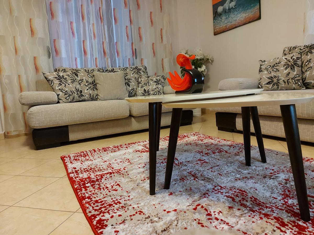 Bral Apartments 8 Two-Bedroom Beachfront Dıraç Dış mekan fotoğraf