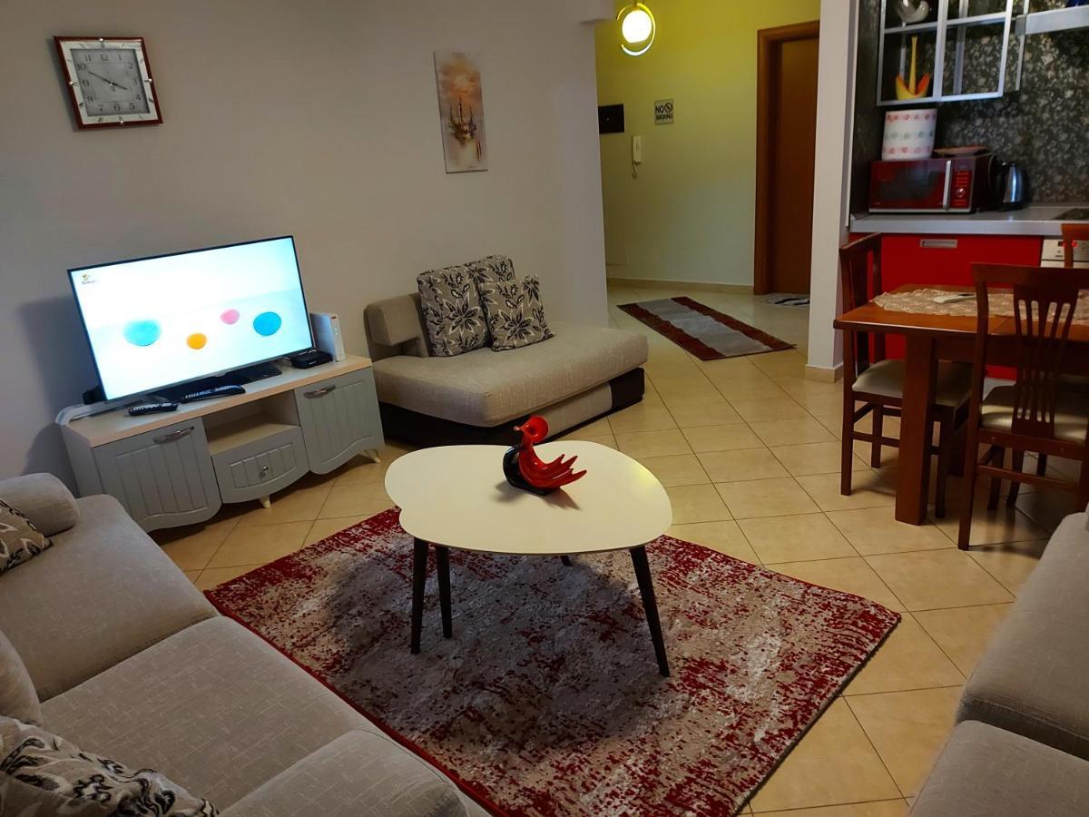 Bral Apartments 8 Two-Bedroom Beachfront Dıraç Dış mekan fotoğraf