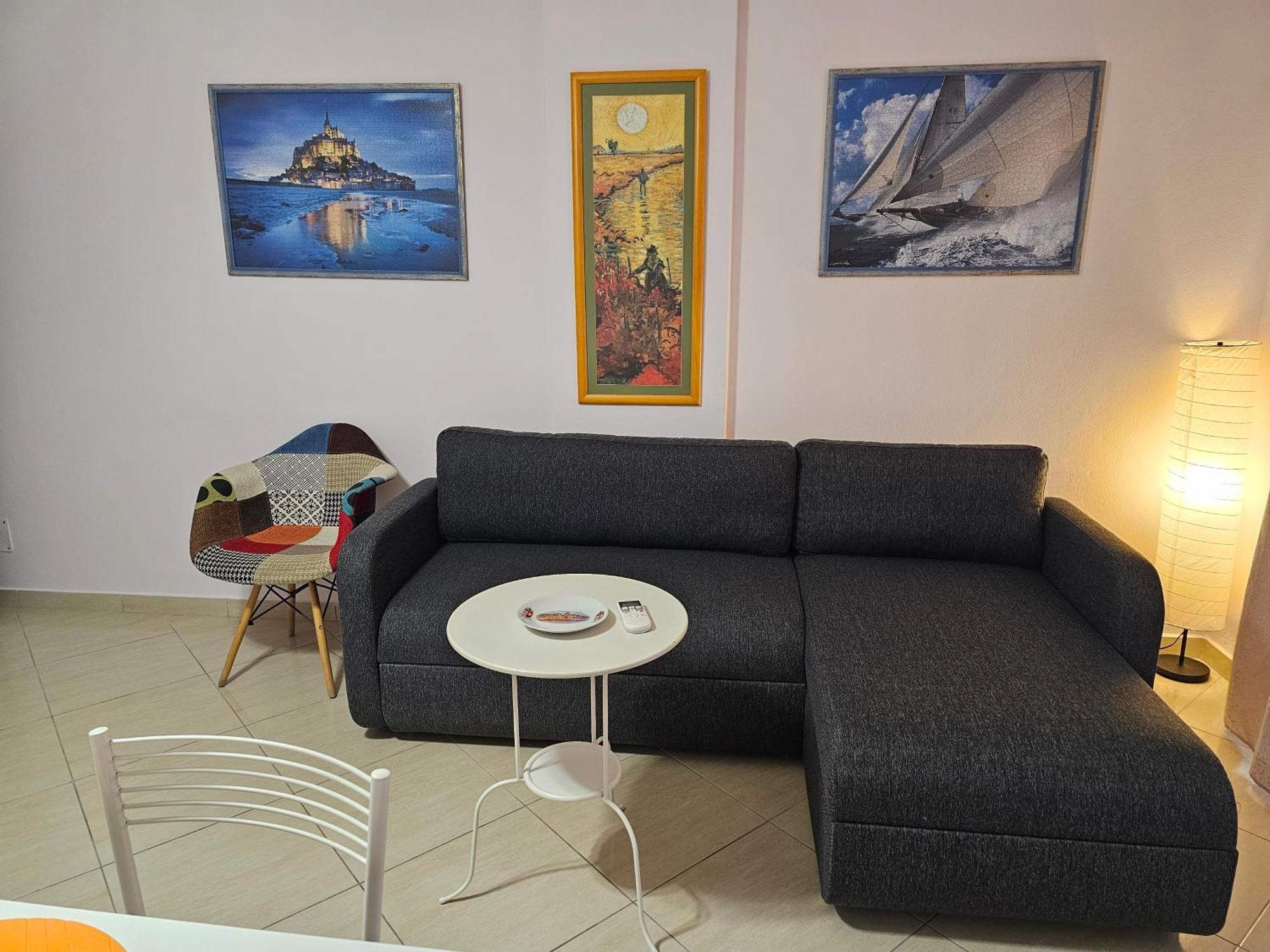 Bral Apartments 8 Two-Bedroom Beachfront Dıraç Dış mekan fotoğraf